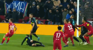 边路推进打满全场