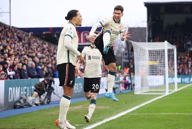 世界冠军黄雅琼、刘雨辰举行婚礼，樊振东、汪顺送上视频祝福