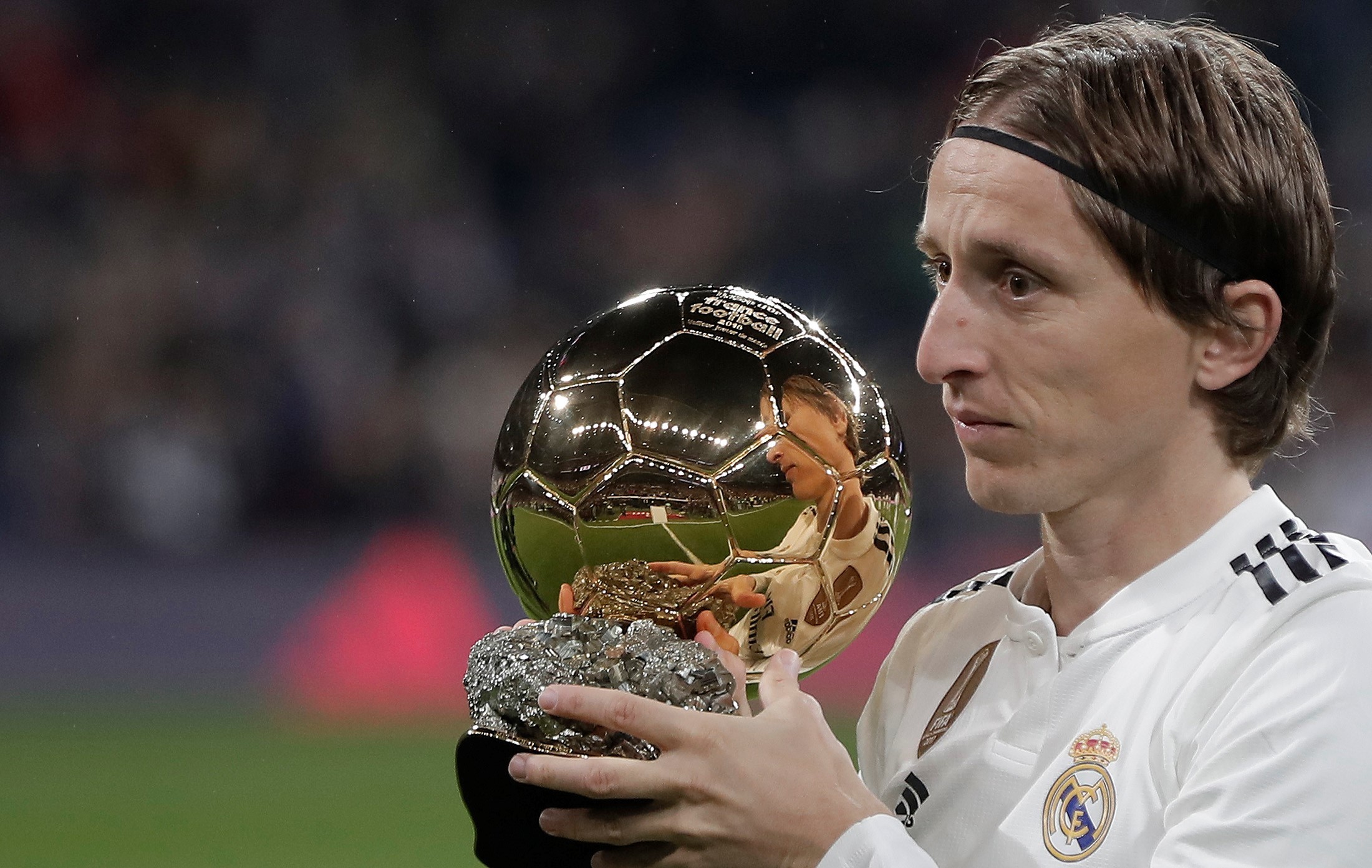 巴萨3比1马竞的第10分钟：球迷再次集体高喊梅西的名字！