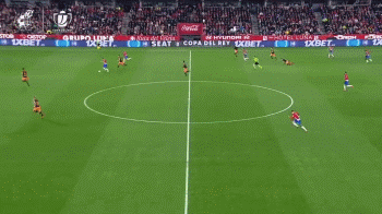 卡拉格：利物浦必须冬窗购买一名中后卫，队内储备已岌岌可危